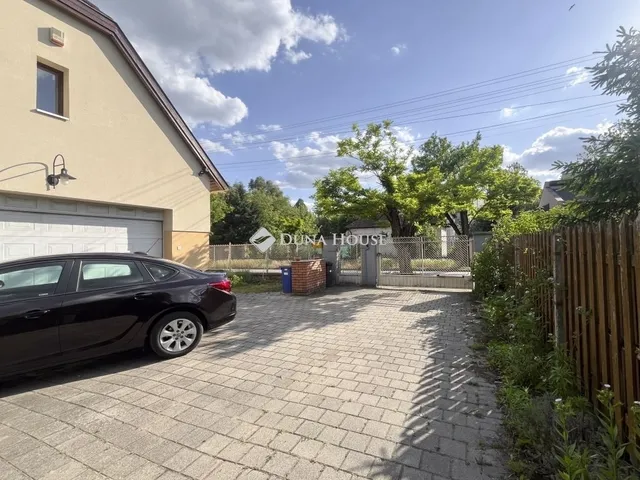 Eladó ház Kecskemét, Hunyadiváros 218 nm
