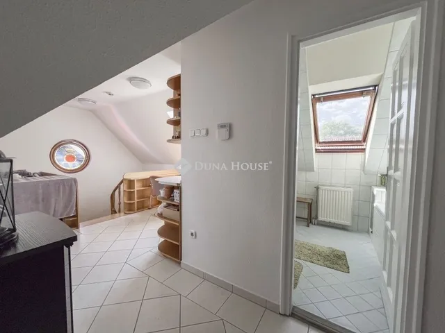 Eladó ház Kecskemét, Hunyadiváros 218 nm