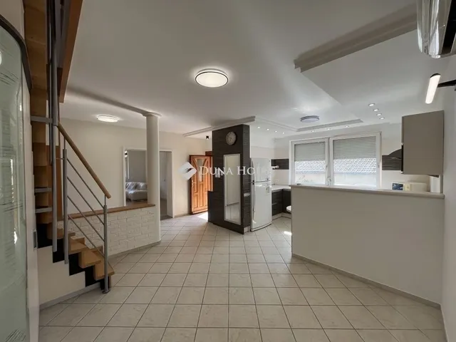 Eladó ház Kecskemét, Petőfiváros 279 nm