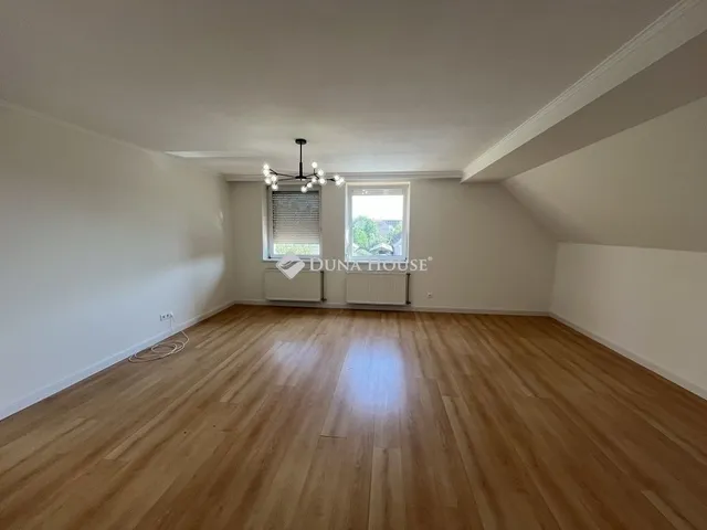 Eladó ház Kecskemét, Petőfiváros 279 nm