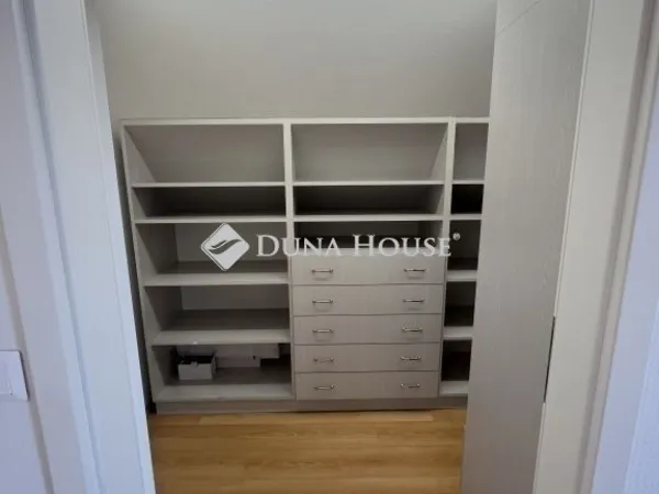 Eladó ház Kecskemét, Petőfiváros 279 nm