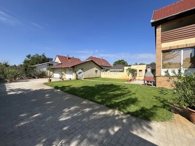 Eladó ház Kecskemét, Petőfiváros 279 nm