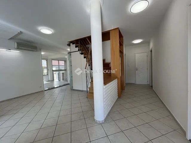 Eladó ház Kecskemét, Petőfiváros 279 nm