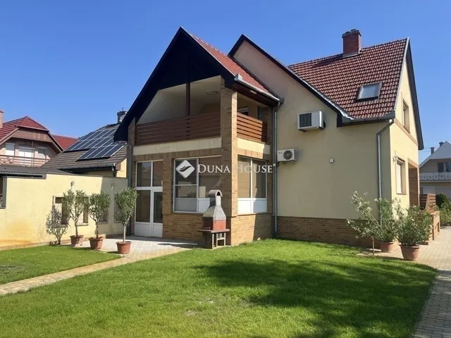Eladó ház Kecskemét, Petőfiváros 279 nm