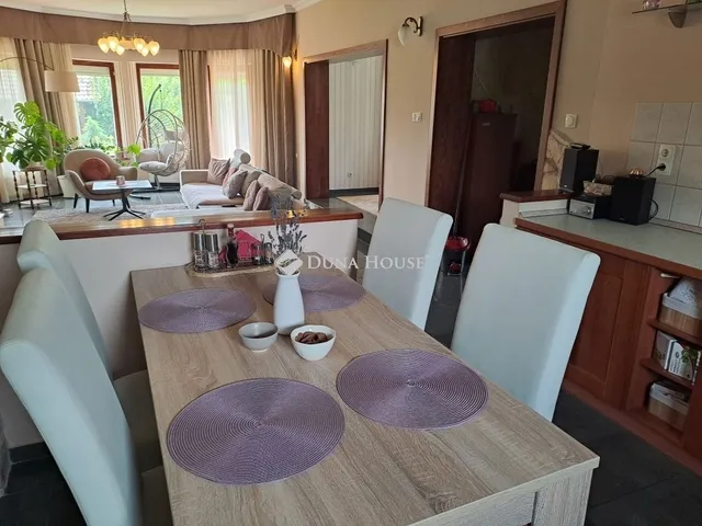 Eladó ház Kecskemét, Úrihegy 180 nm