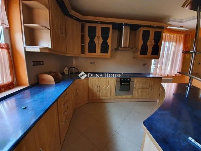 Kiadó ház Kecskemét, Petőfiváros 190 nm