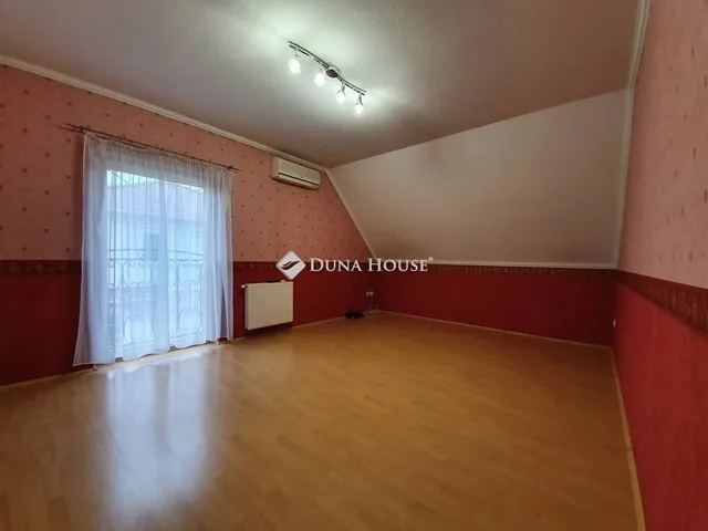 Kiadó ház Kecskemét, Petőfiváros 190 nm