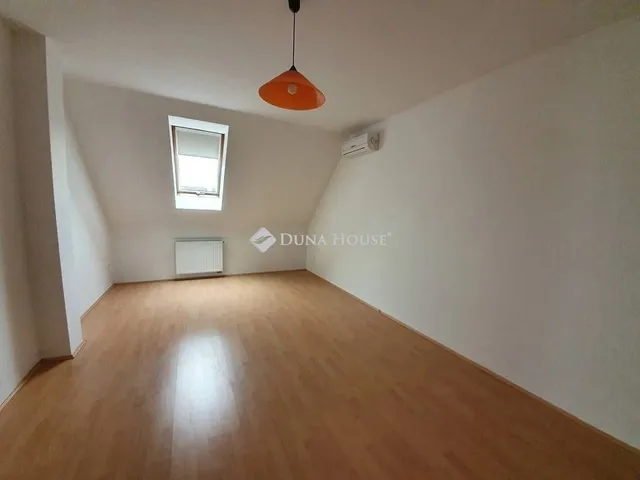 Kiadó ház Kecskemét, Petőfiváros 190 nm