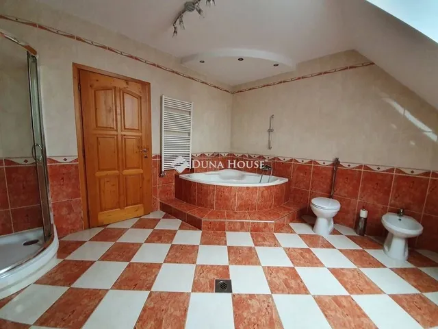 Kiadó ház Kecskemét, Petőfiváros 190 nm