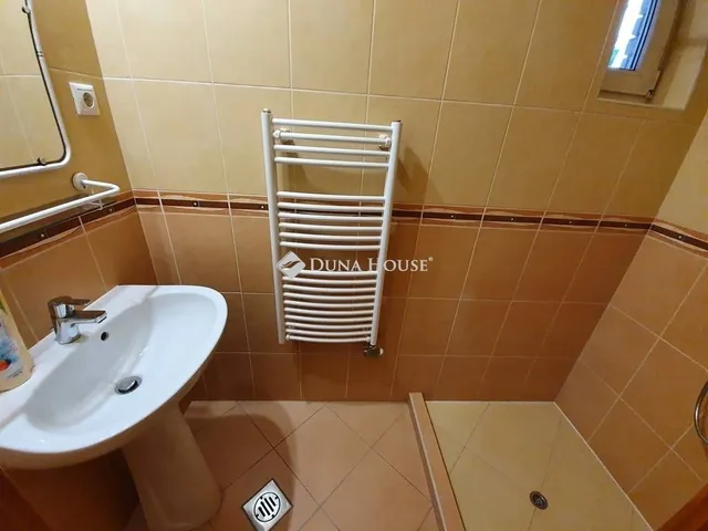 Kiadó ház Kecskemét, Petőfiváros 190 nm