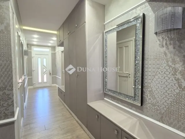 Eladó ház Kecskemét, Hunyadiváros 150 nm