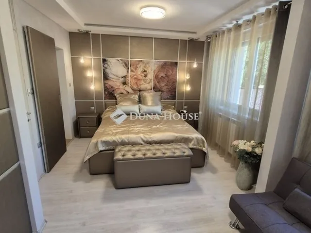 Eladó ház Kecskemét, Hunyadiváros 150 nm