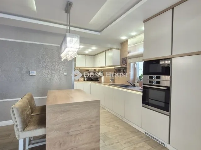 Eladó ház Kecskemét, Hunyadiváros 150 nm