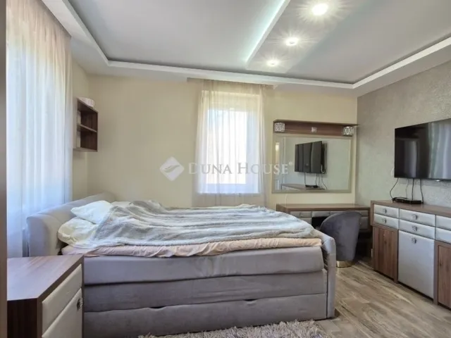 Eladó ház Kecskemét, Hunyadiváros 150 nm