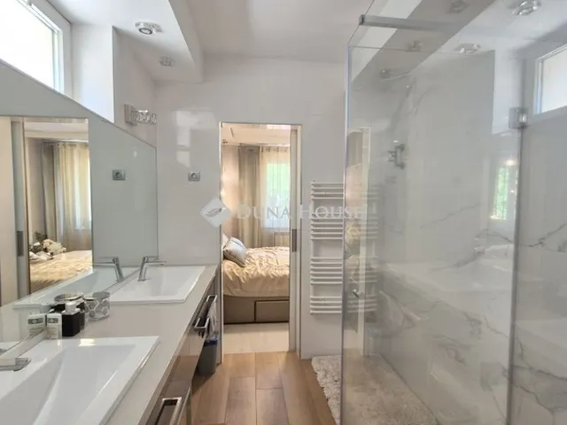 Eladó ház Kecskemét, Hunyadiváros 150 nm