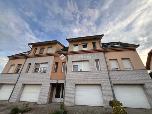 Eladó lakás Kecskemét 140 nm