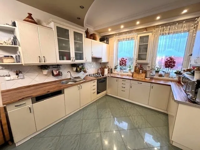 Eladó lakás Kecskemét 140 nm