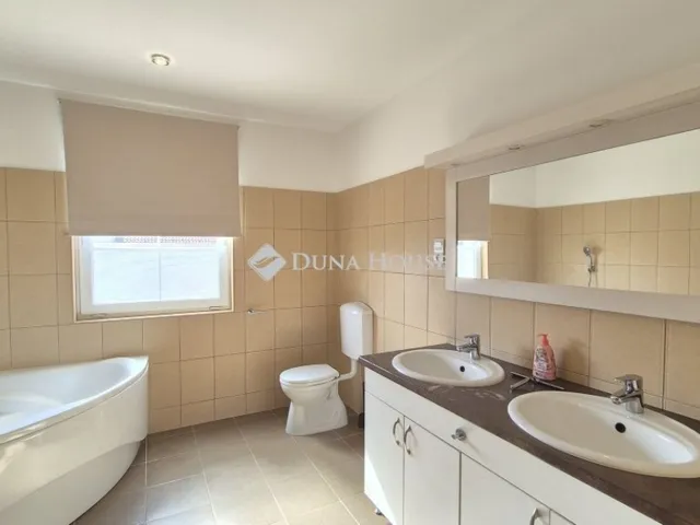 Kiadó ház Kecskemét, Petőfiváros 150 nm