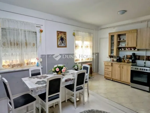 Eladó lakás Kecskemét 92 nm