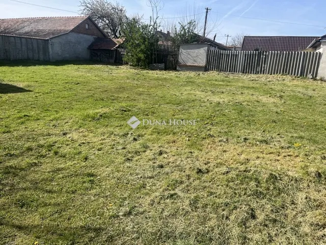 Eladó telek Izsák 577 nm