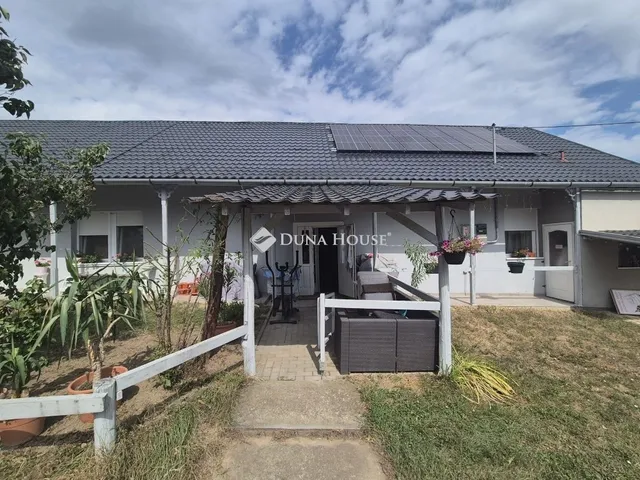 Eladó ház Bábonymegyer 190 nm