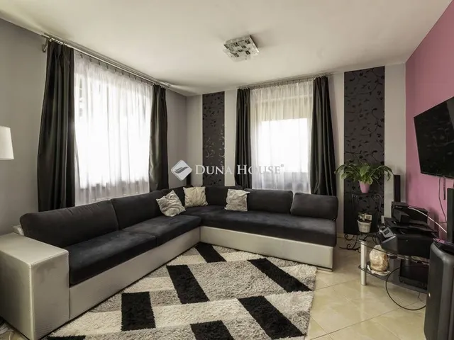 Eladó ház Kecskemét, Hetényegyháza 215 nm