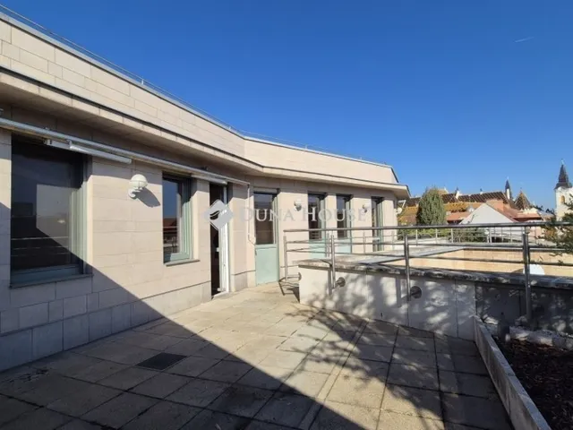 Kiadó lakás Kecskemét, Belváros 180 nm