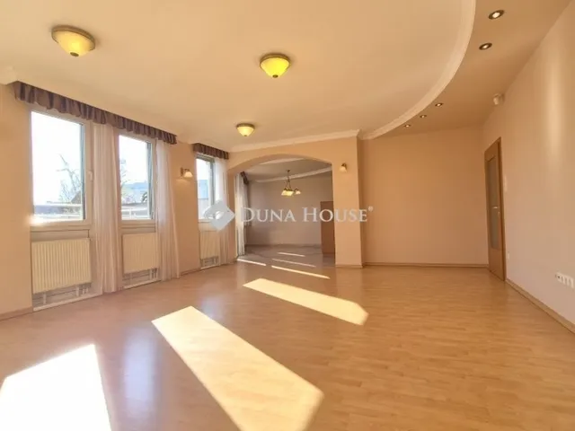 Kiadó lakás Kecskemét, Belváros 180 nm