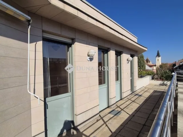 Kiadó lakás Kecskemét, Belváros 180 nm