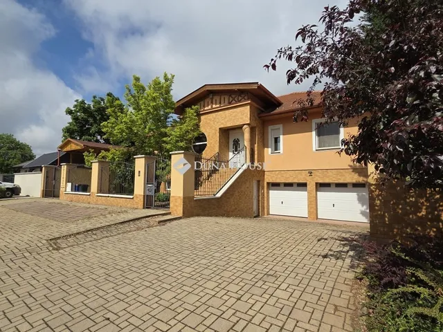 Eladó ház Kecskemét 240 nm