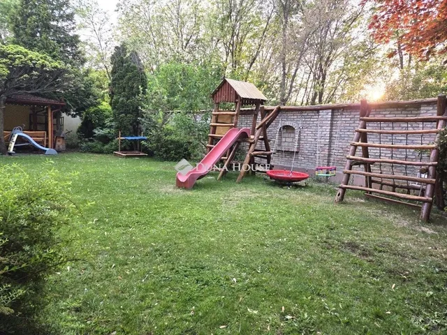 Eladó ház Kecskemét 240 nm