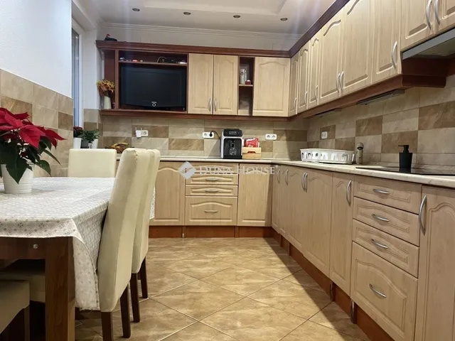 Eladó ház Kecskemét 180 nm