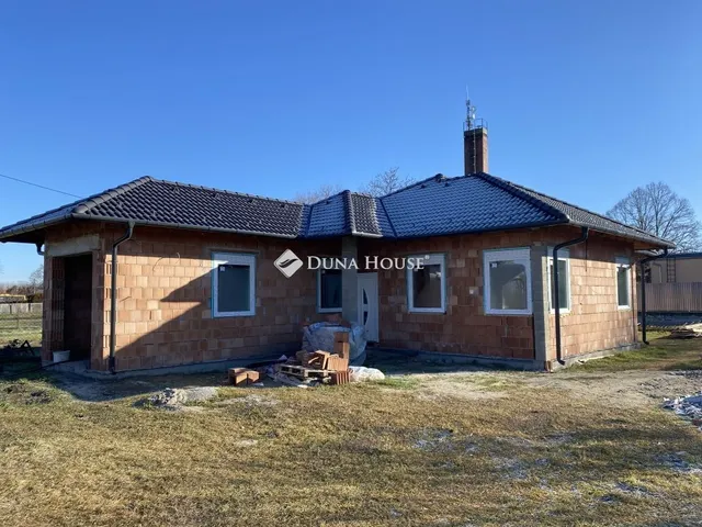 Eladó ház Tass 147 nm