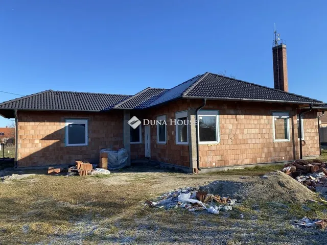 Eladó ház Tass 147 nm
