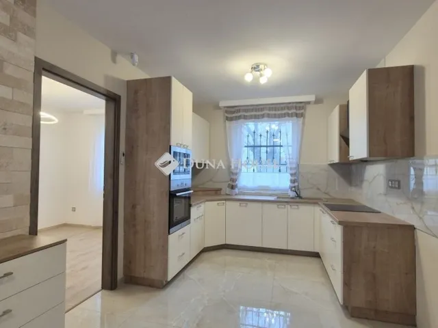 Kiadó ház Kecskemét 129 nm