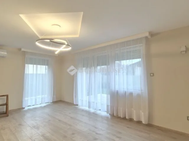 Kiadó ház Kecskemét 129 nm