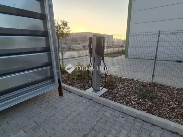 Kiadó kereskedelmi és ipari ingatlan Kecskemét 3625 nm