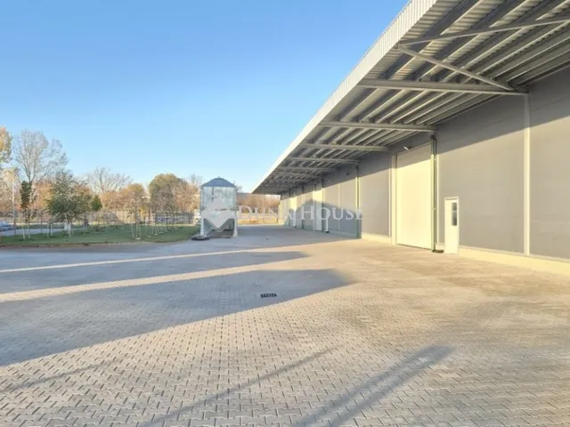 Kiadó kereskedelmi és ipari ingatlan Kecskemét 3625 nm