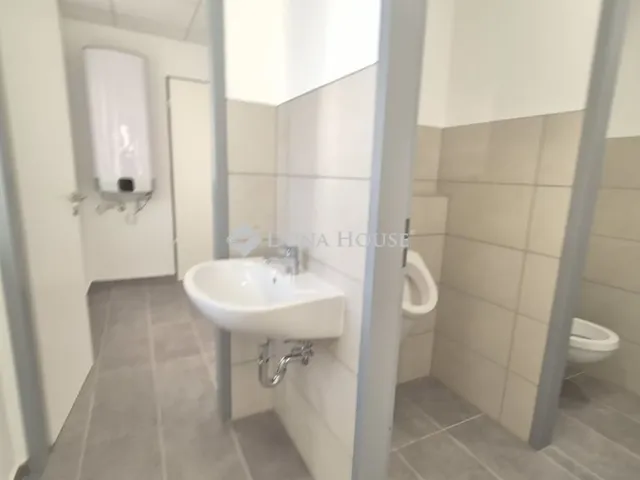 Kiadó kereskedelmi és ipari ingatlan Kecskemét 3625 nm