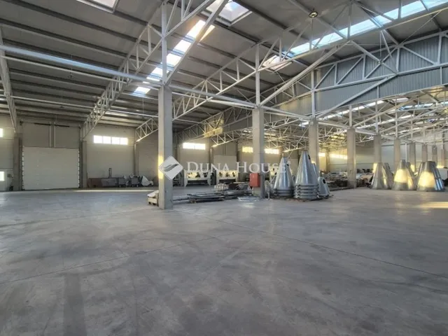 Kiadó kereskedelmi és ipari ingatlan Kecskemét 3625 nm