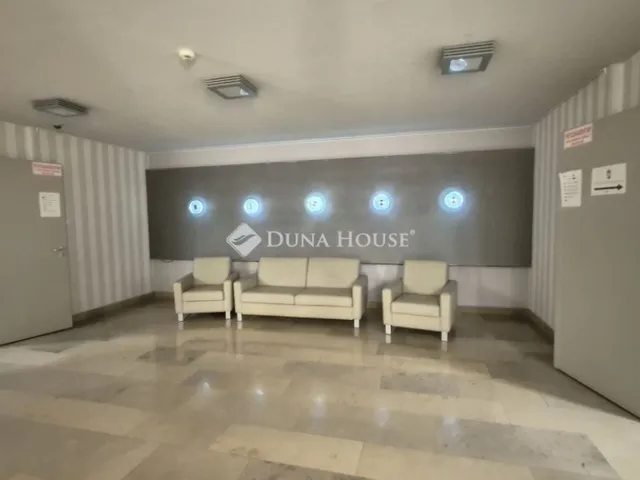 Eladó kereskedelmi és ipari ingatlan Kecskemét, Belváros 113 nm