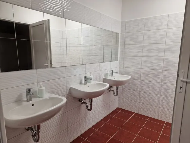 Eladó kereskedelmi és ipari ingatlan Kecskemét, Kósafalu 1000 nm