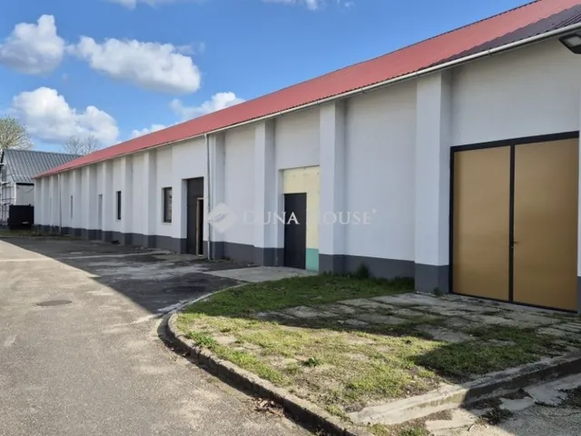 Eladó kereskedelmi és ipari ingatlan Kecskemét, Kósafalu 550 nm