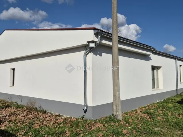 Eladó kereskedelmi és ipari ingatlan Kecskemét, Kósafalu 550 nm