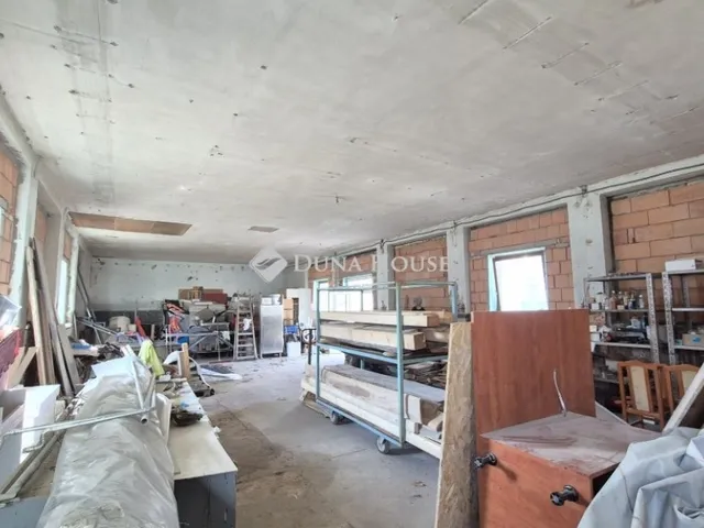 Eladó kereskedelmi és ipari ingatlan Kecskemét, Kósafalu 550 nm