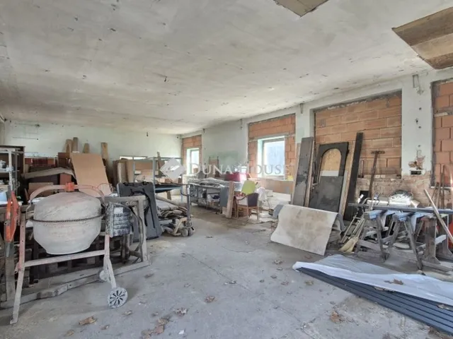 Eladó kereskedelmi és ipari ingatlan Kecskemét, Kósafalu 550 nm