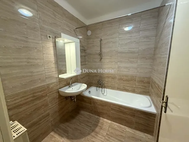 Eladó lakás Kecskemét 103 nm