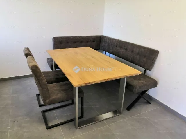 Kiadó ház Helvécia 160 nm