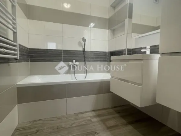 Eladó lakás Kecskemét, Domb lakópark 77 nm