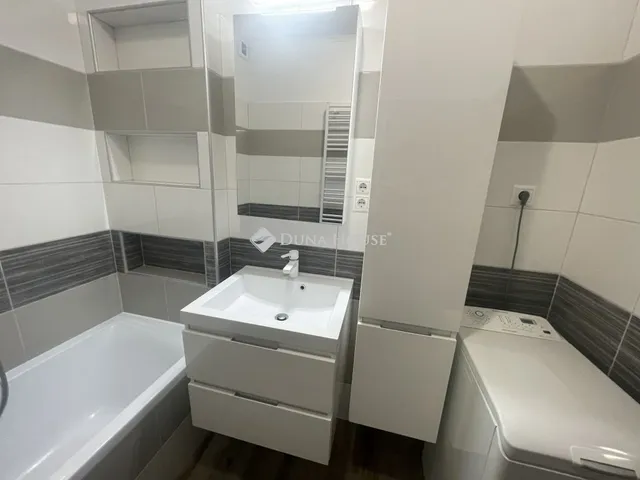 Eladó lakás Kecskemét, Domb lakópark 77 nm